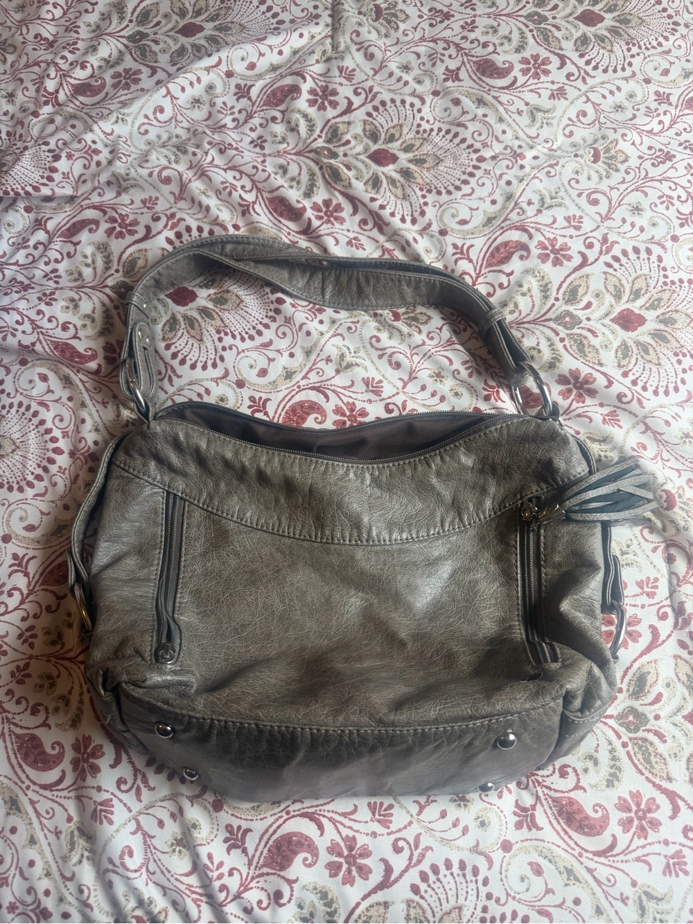 Classic Women's Shoulder Bag in Gray